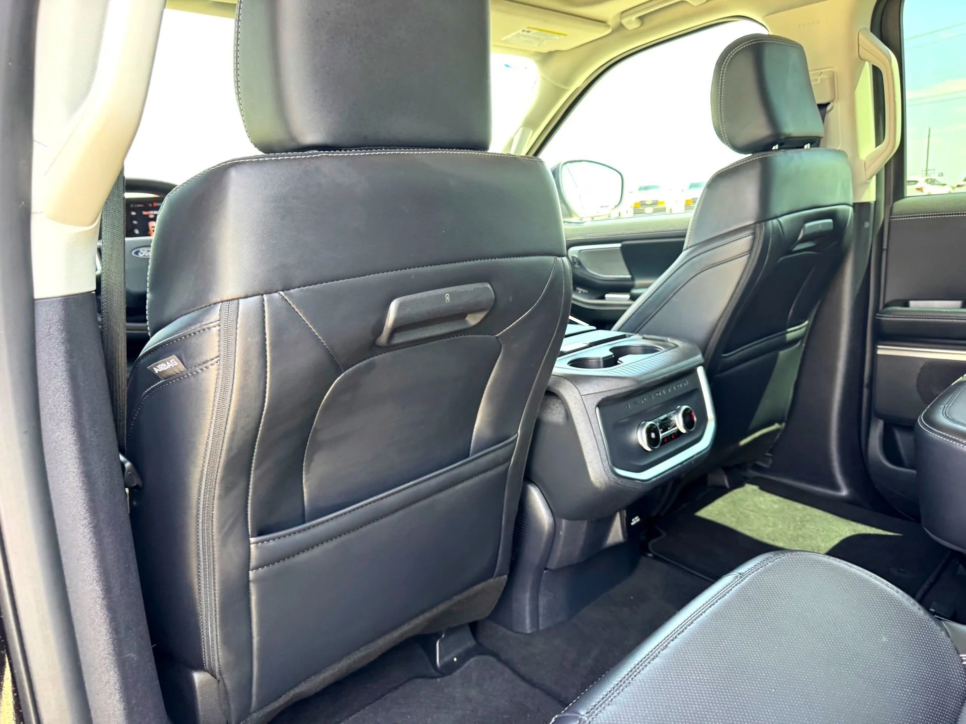 Used 2025  Ford Platinum image 20