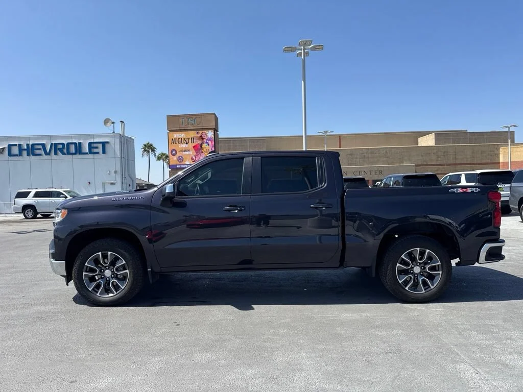 Used 2024 Dark Ash Metallic Chevrolet LT (2FL) image 8
