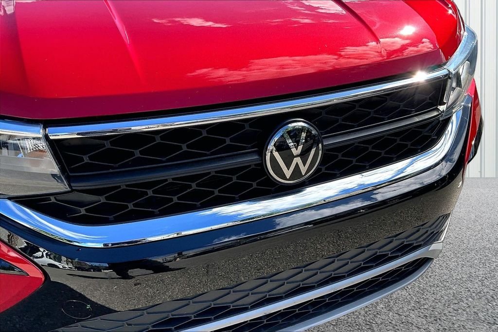 Used 2023 Red Volkswagen 1.5T SE image 31