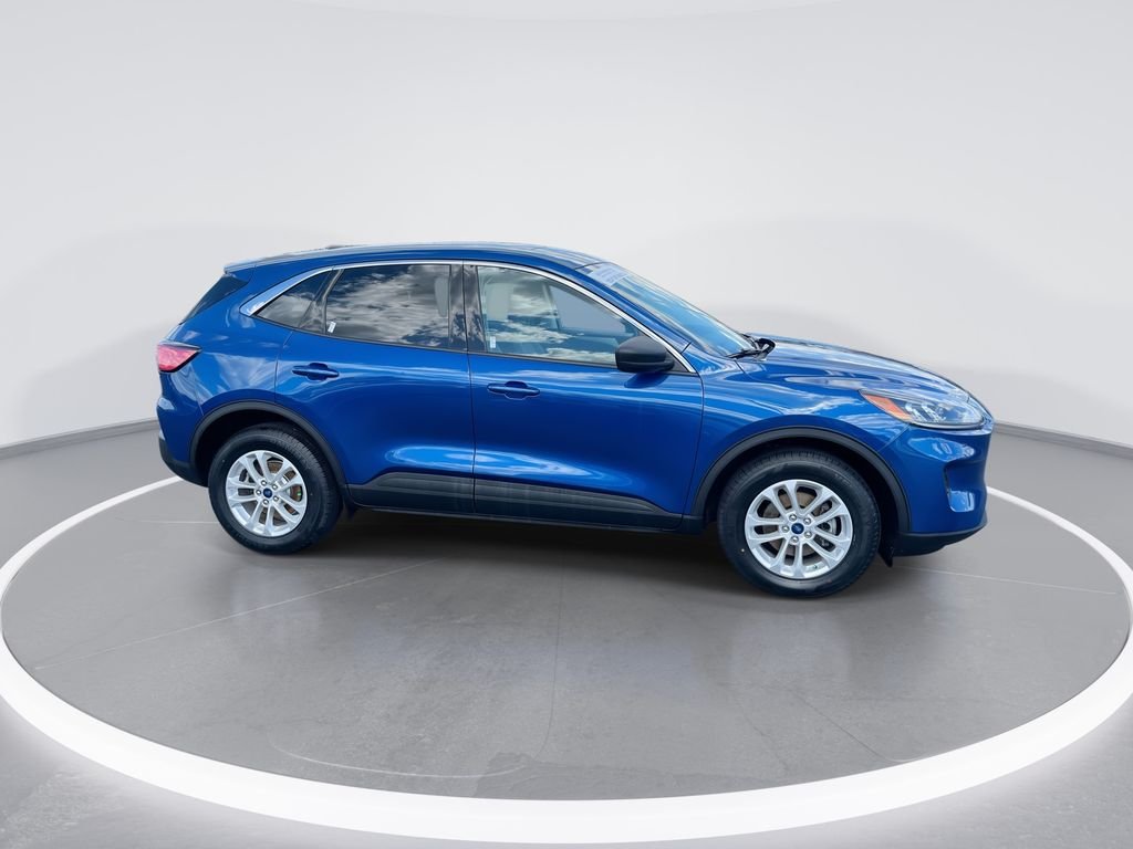 Used 2022 Blue Ford SE image 9