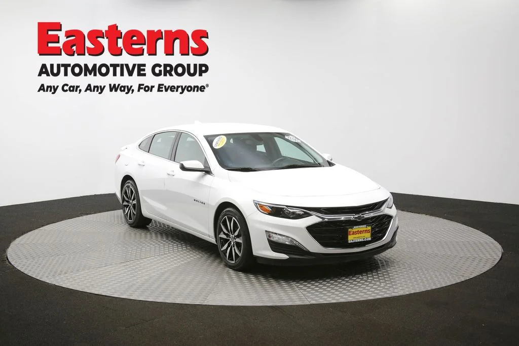 Used 2022 White Chevrolet RS image 46