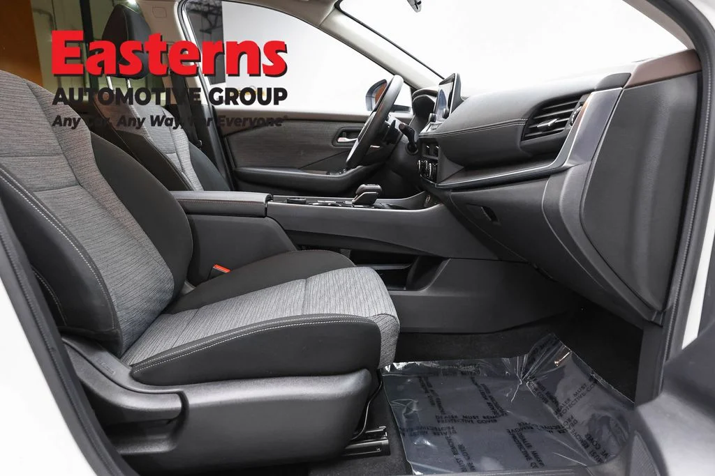 Used 2023 White Nissan SV image 23