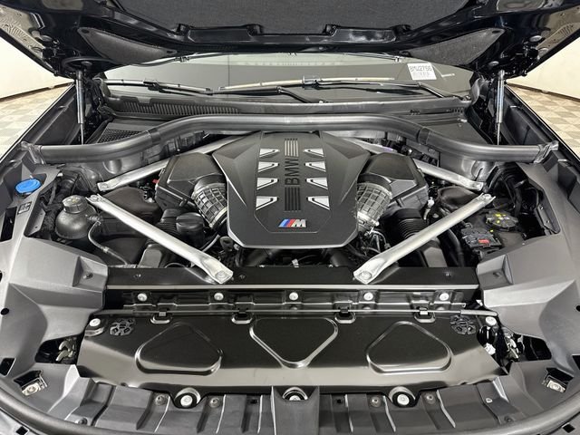 New 2027 Black Sapphire Metallic BMW M60i image 33