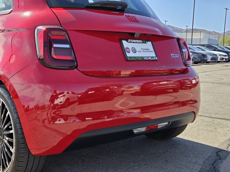Used 2024 Red by (Red) FIAT INSPI(RED) FWD image 5