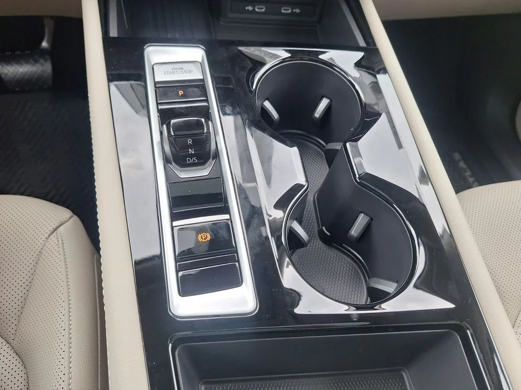 New 2026 Black Volkswagen 2.0T SE w/Technology image 17