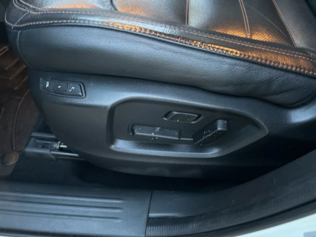 Used 2018 White Mazda Grand Touring image 18
