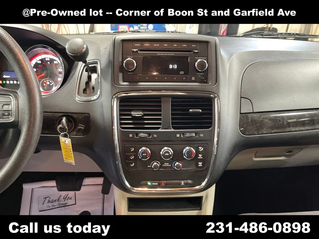 Used 2014 Red Dodge SXT image 19