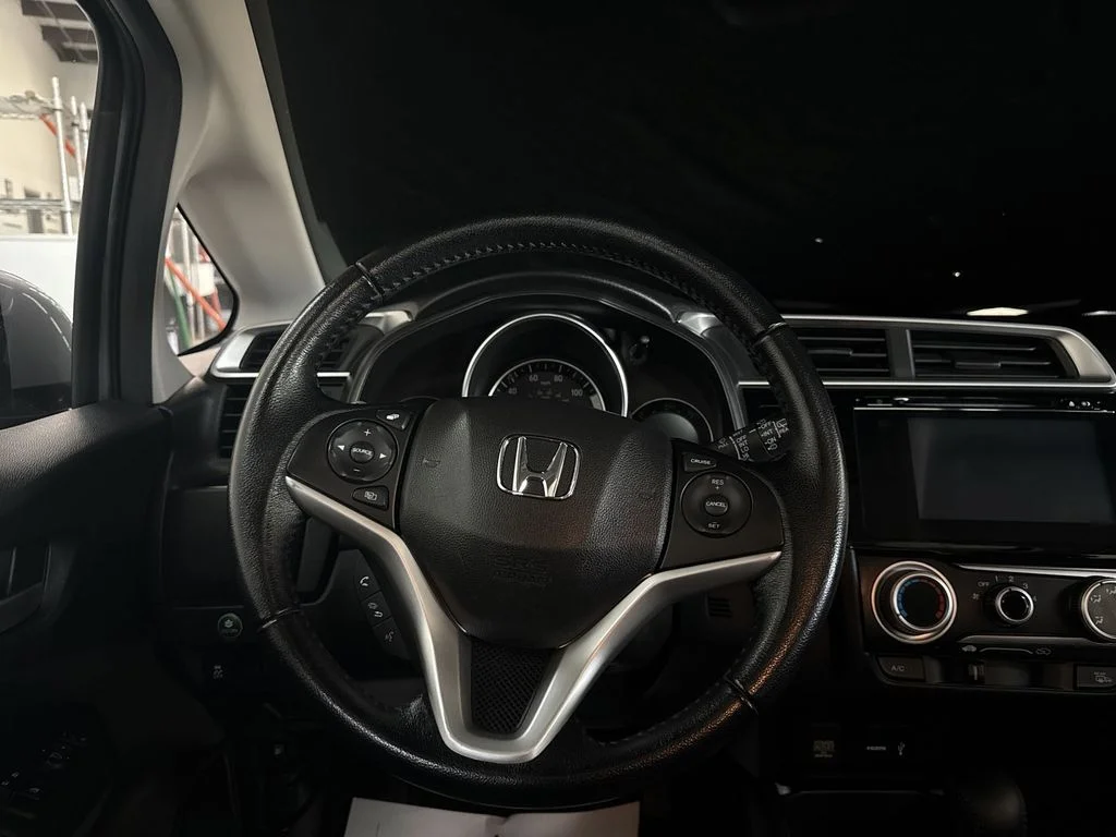 Used 2017 Lunar Silver Metallic Honda EX-L image 19