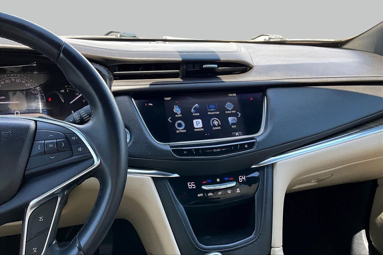 Pre-Owned 2017 Cadillac XT5 FWD
