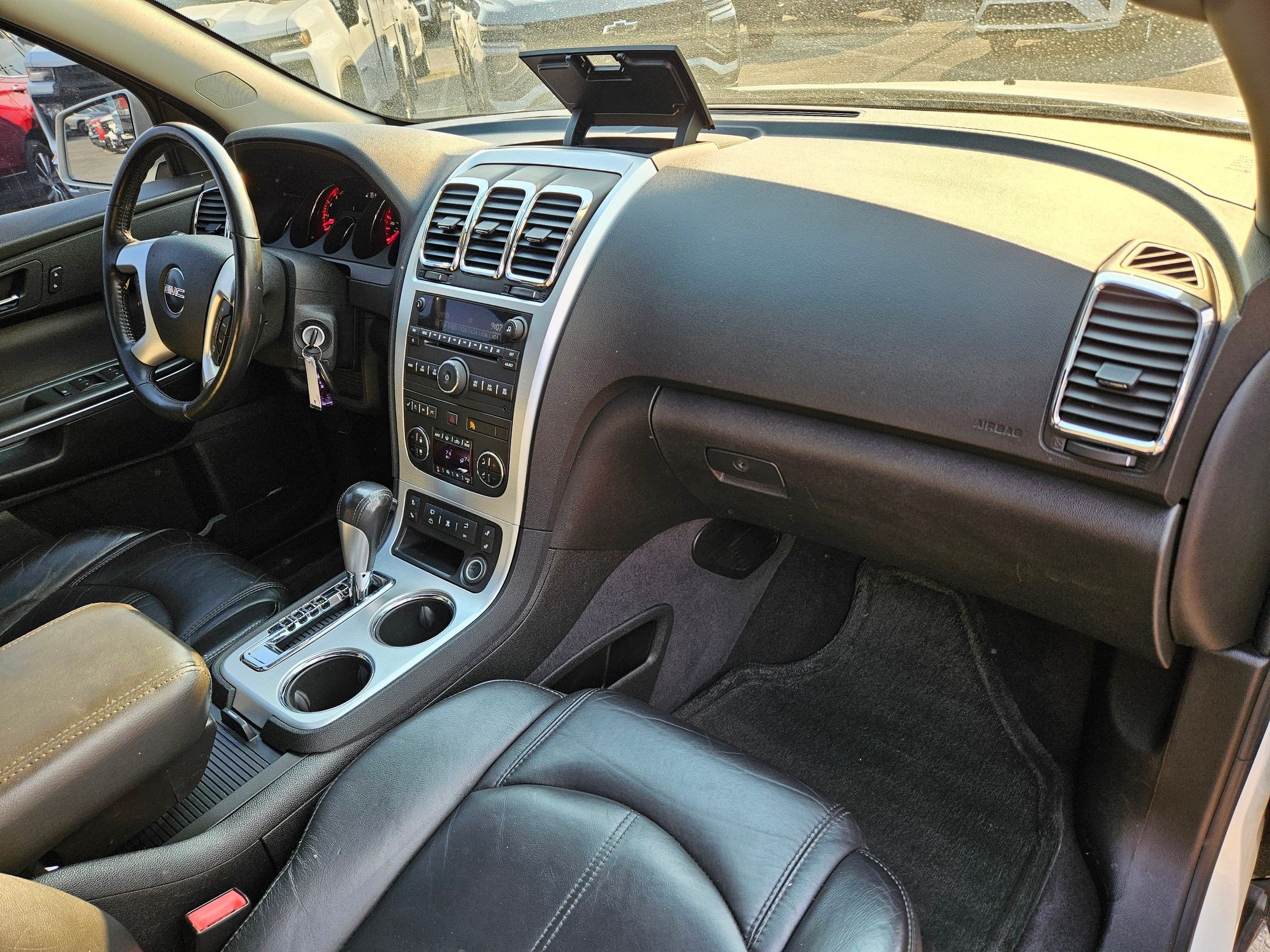 Used 2010 White Diamond Tricoat GMC SLT1 image 31