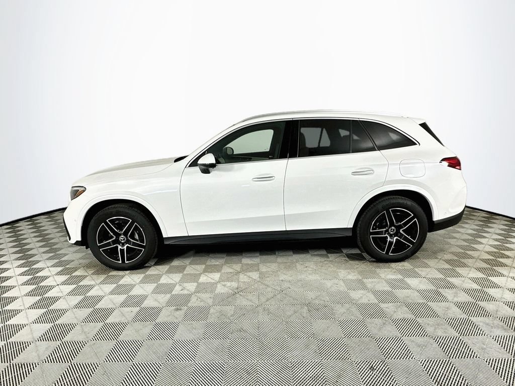 New 2027 MANUFAKTUR Moonlight White Metallic Mercedes-Benz GLC 350e image 38