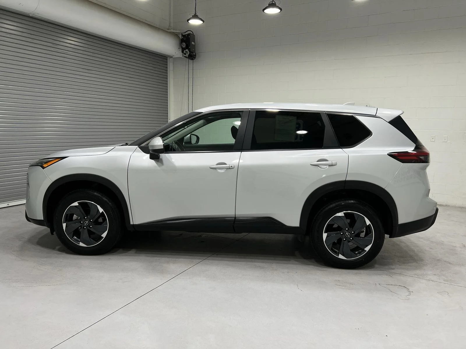 Used 2025 Silver Nissan SV image 5