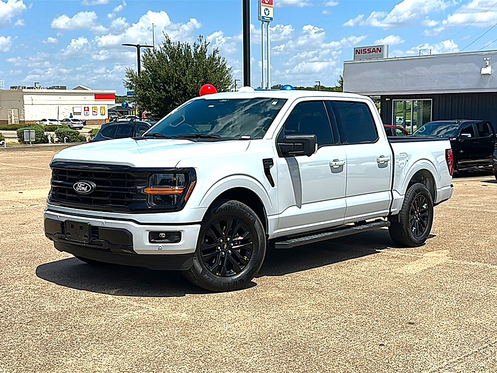 Used 2025 Space White Metallic Ford XLT image 2