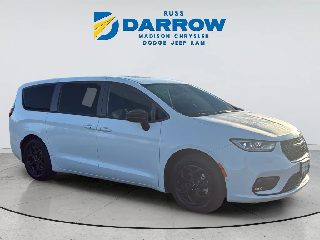Used 2024 White Chrysler Select S Appearance image 7