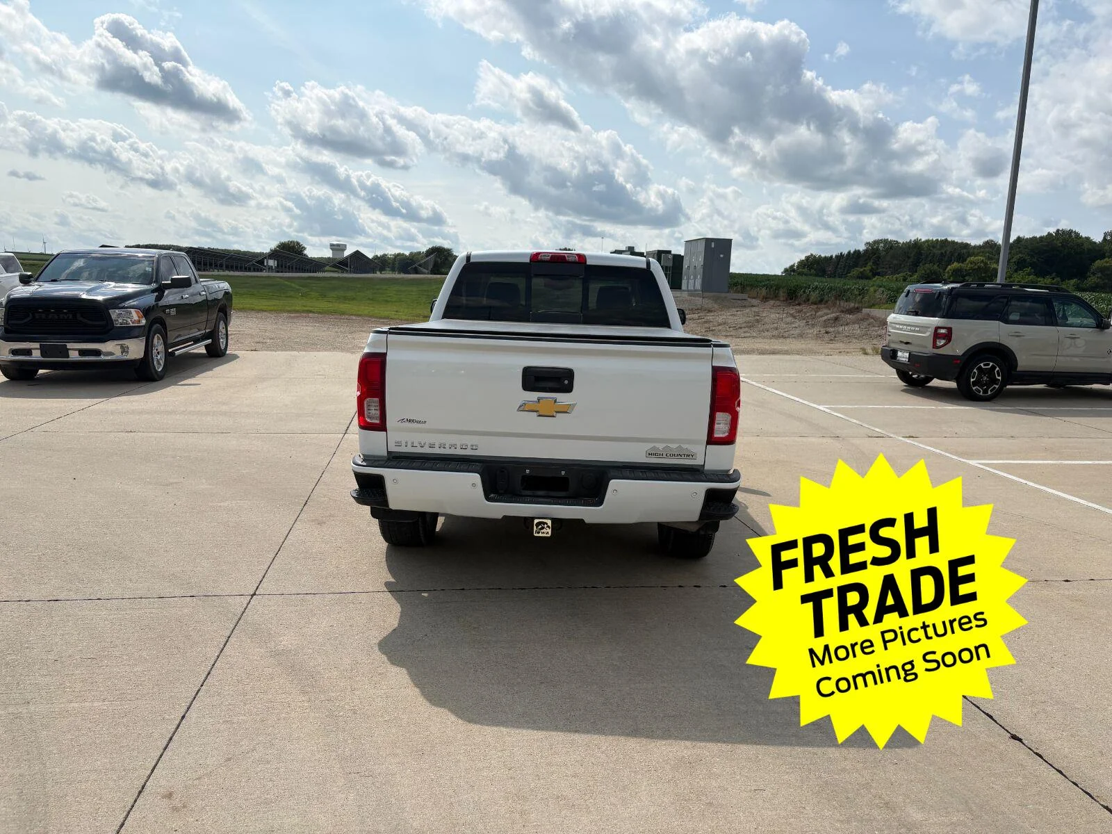 Used 2017 IRIDESCENT PEARL TRICOAT Chevrolet High Country image 3