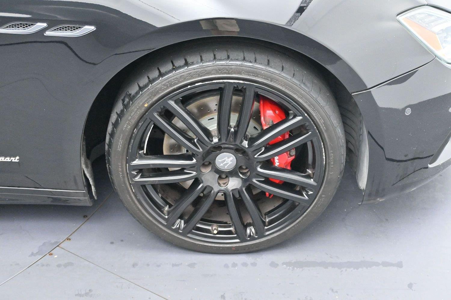 Used 2018 Nero Maserati S GranSport image 34