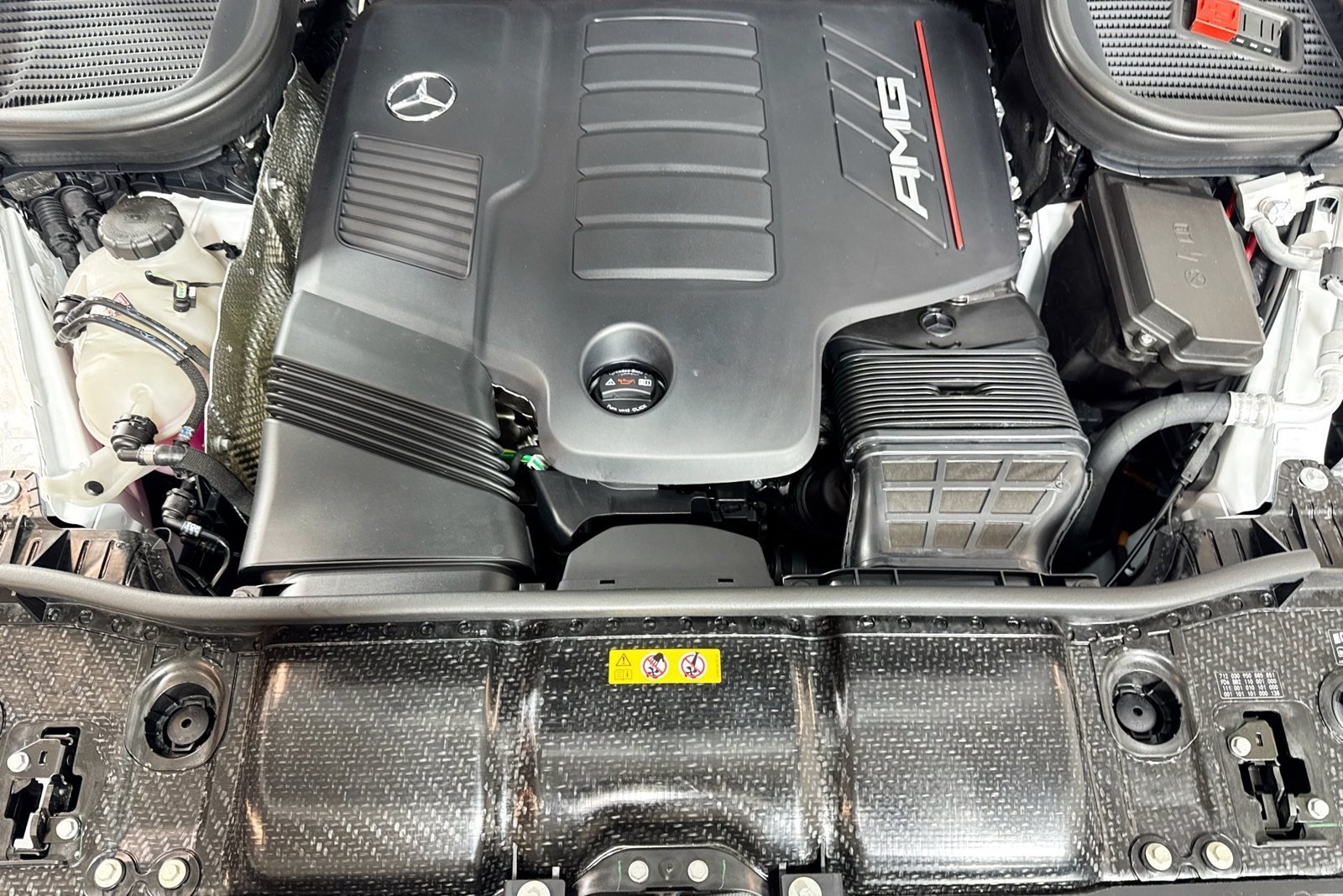 New 2026 MANUFAKTUR Moonlight White Metallic Mercedes-Benz AMG® GLE 53 image 28