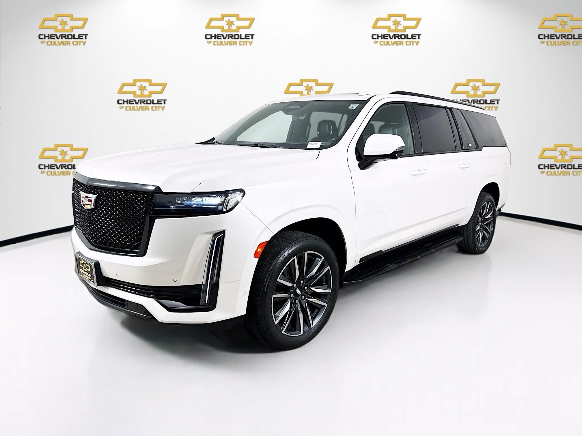 Used 2022 Crystal White Tricoat Cadillac Sport image 3