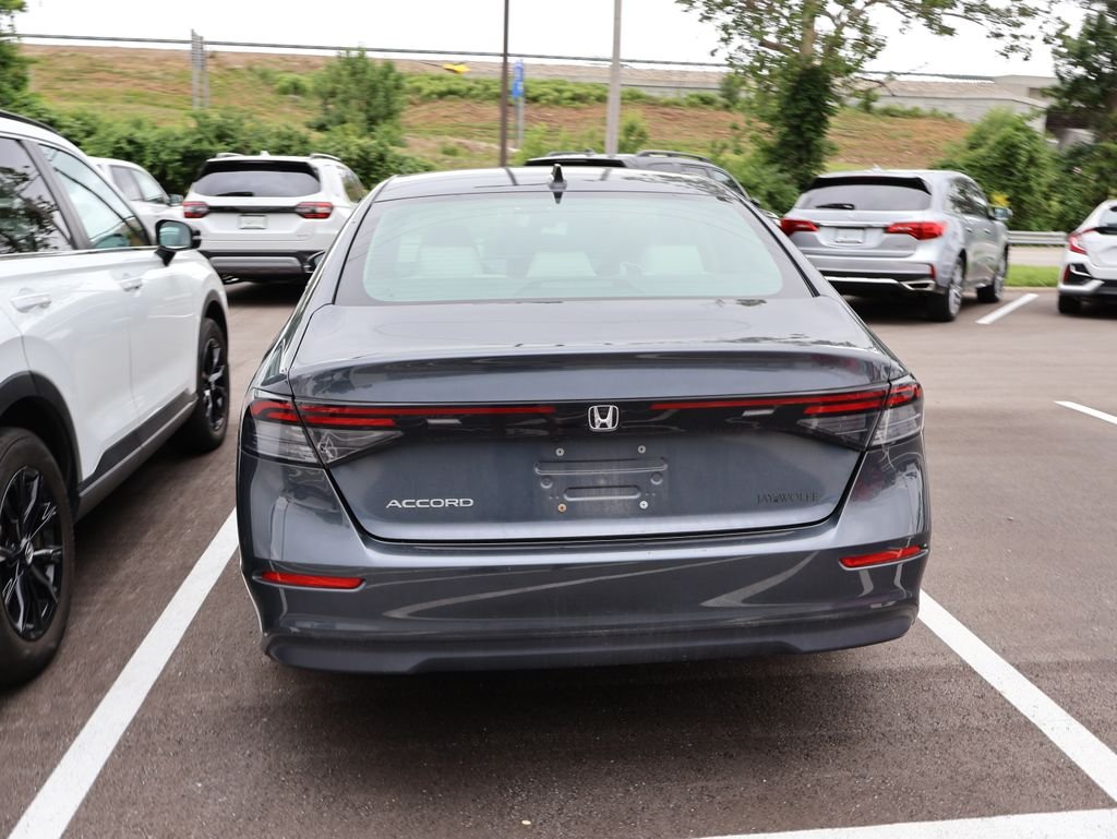 Used 2023  Honda EX image 6