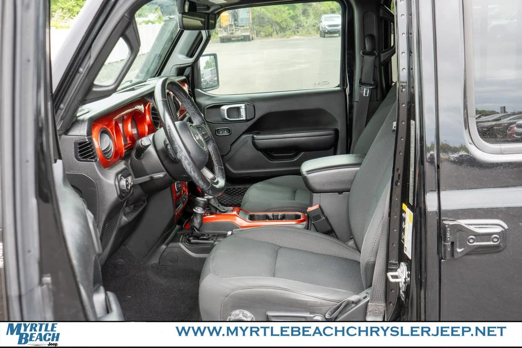 Used 2021 Black Clearcoat Jeep Sport image 17