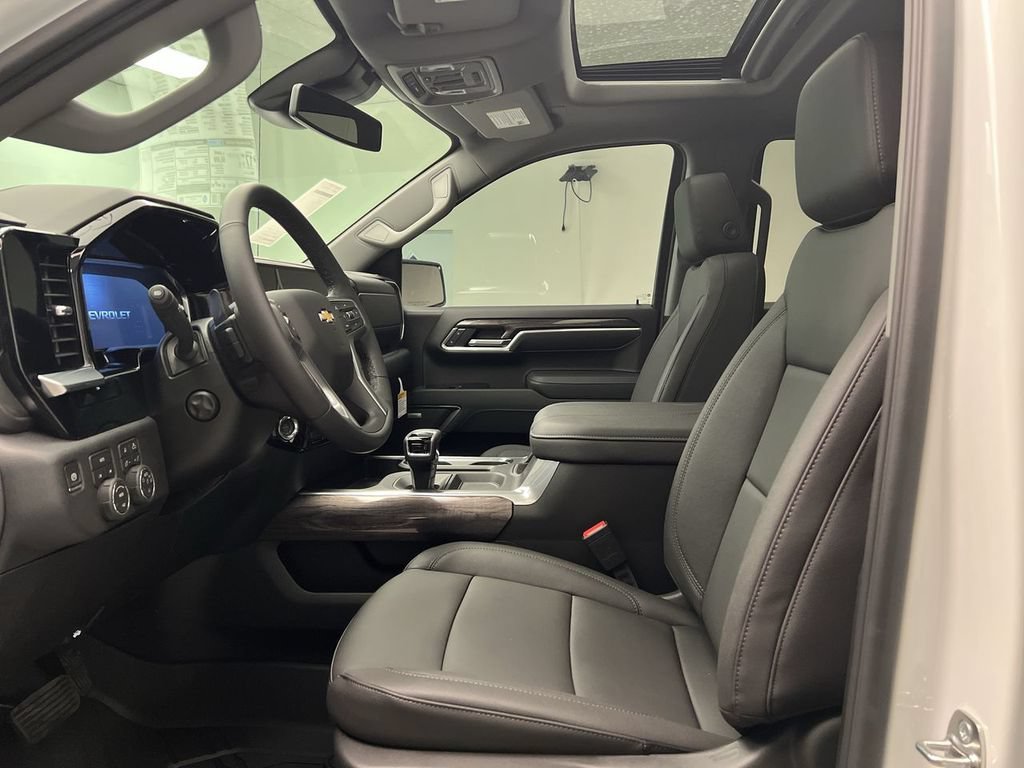 2026 Chevrolet Silverado 1500 LTZ - Photo 11