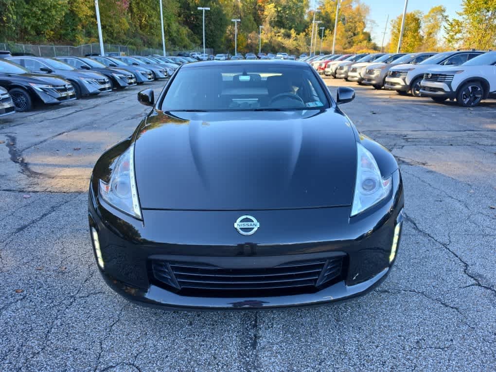 Used 2016 Magnetic Black Nissan Sport Tech image 2