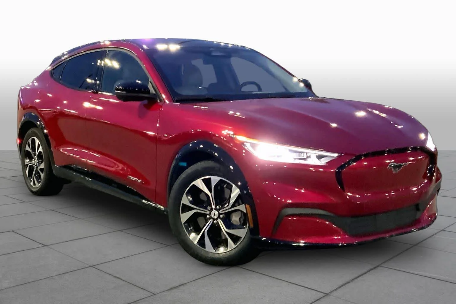 Used 2023 Rapid Red Metallic Tinted Clearcoat Ford Premium image 2
