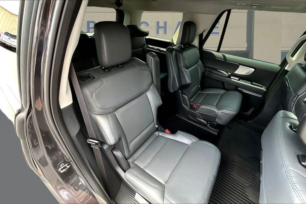 New 2027 Gray Ford Active image 9