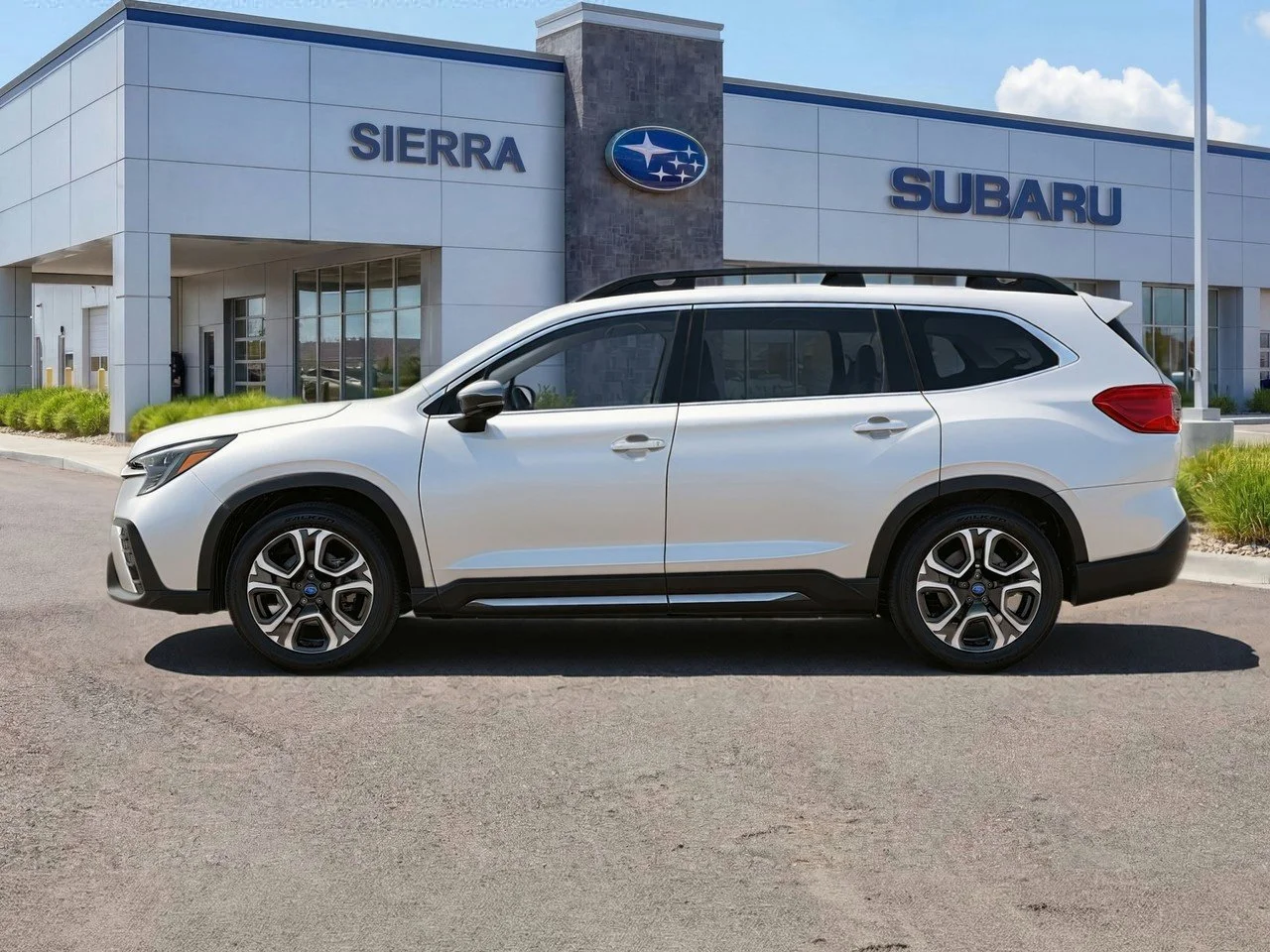 New 2026 CRYSTAL WHITE PEARL Subaru Limited 7-Passenger image 4