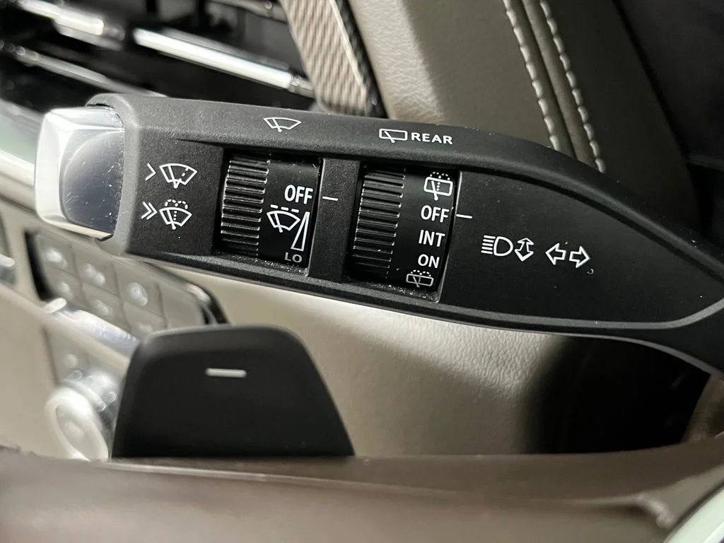 Used 2025 White GMC Elevation image 32