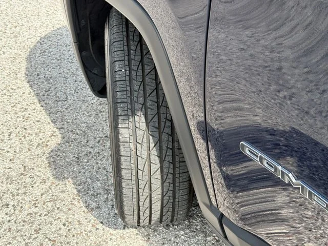 Used 2019 Blue Jeep Latitude image 32
