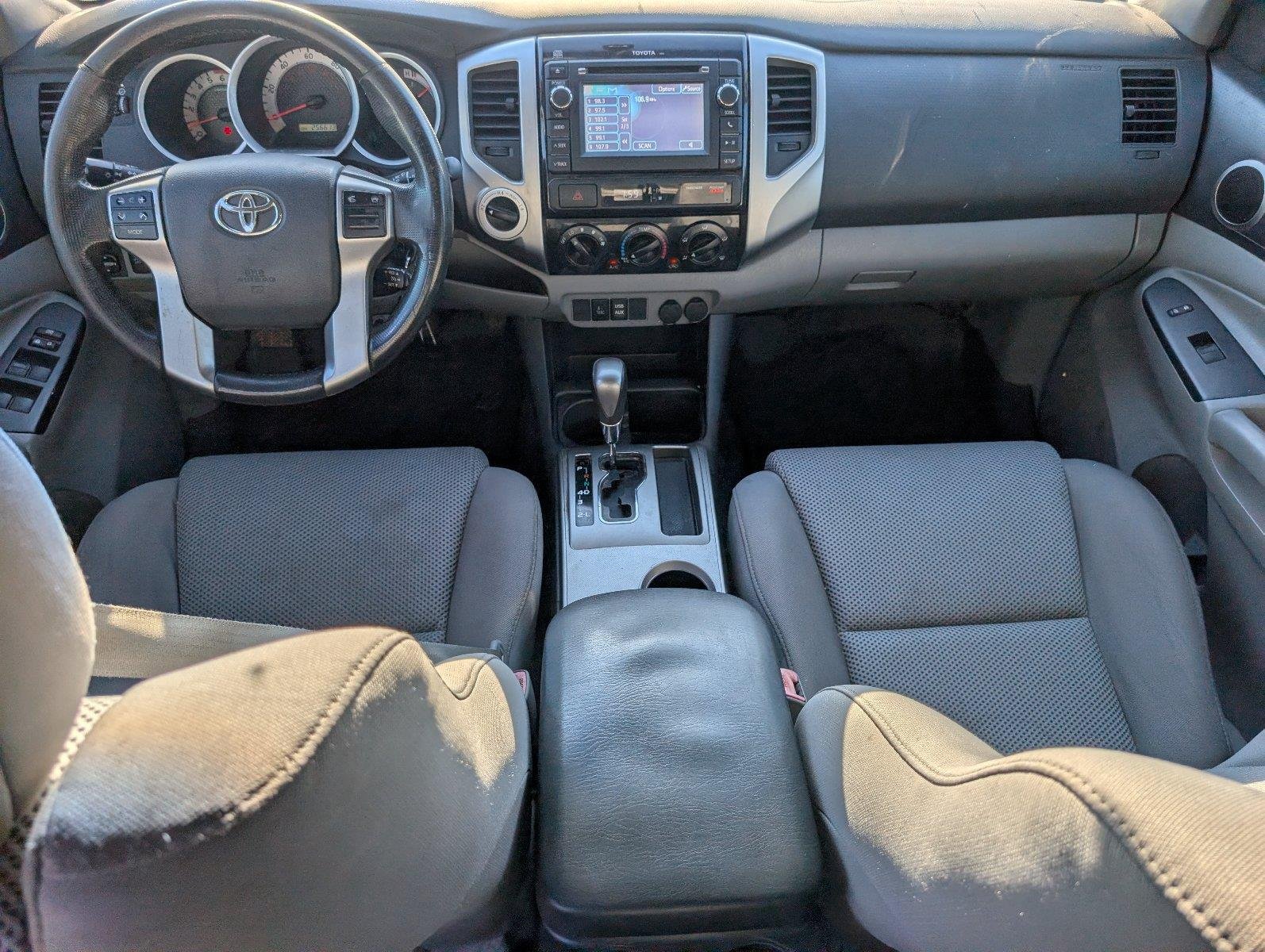 Used 2013 Super White Toyota Double Cab V6 4WD image 33