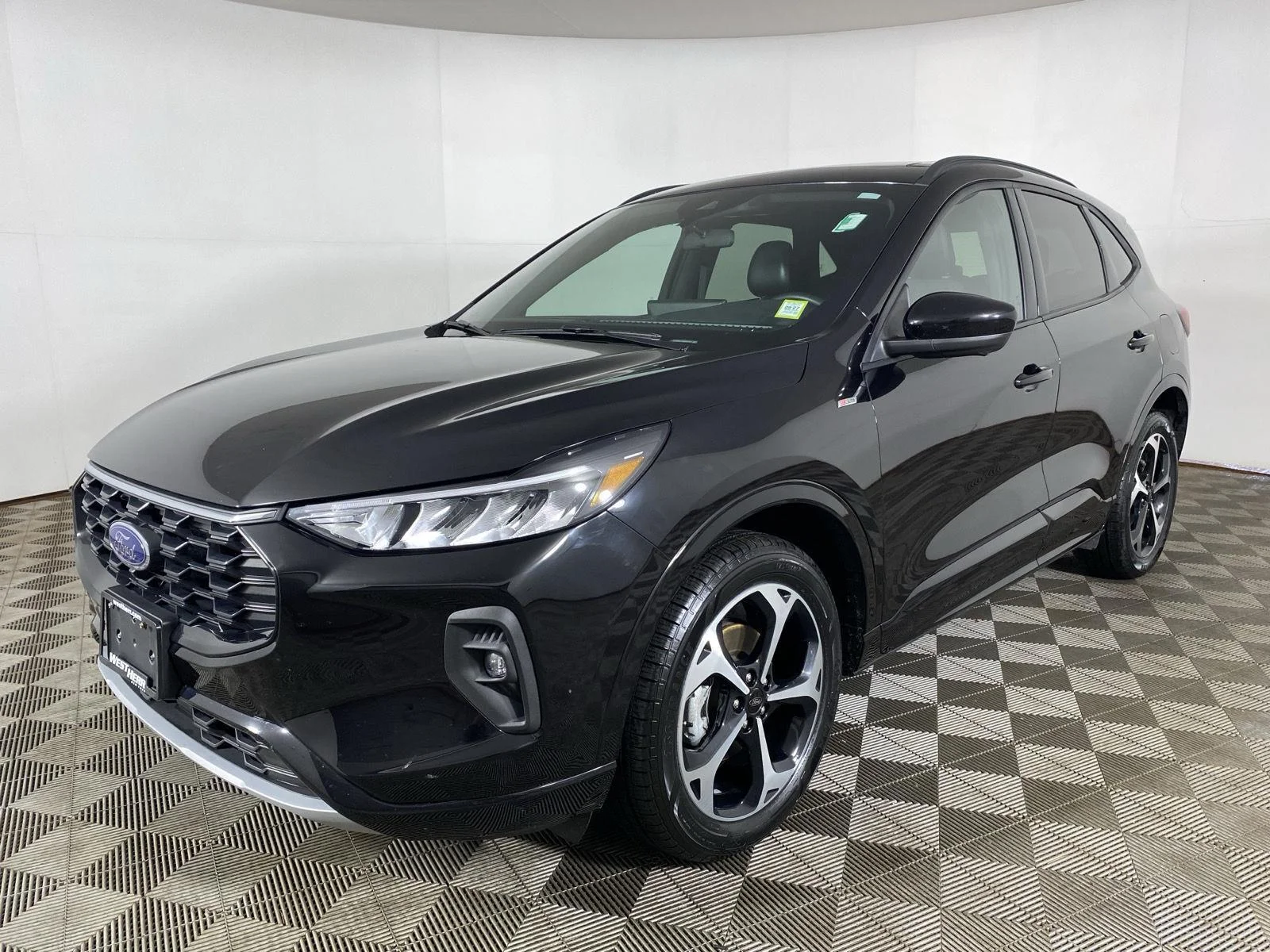 Used 2024 Agate Black Ford ST-Line Select image 3