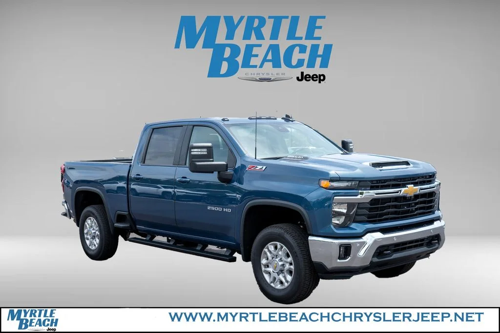 Used 2025 Lakeshore Blue Chevrolet LT image 8