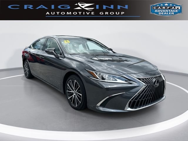 2025 Lexus ES Hybrid 300h - Photo 1