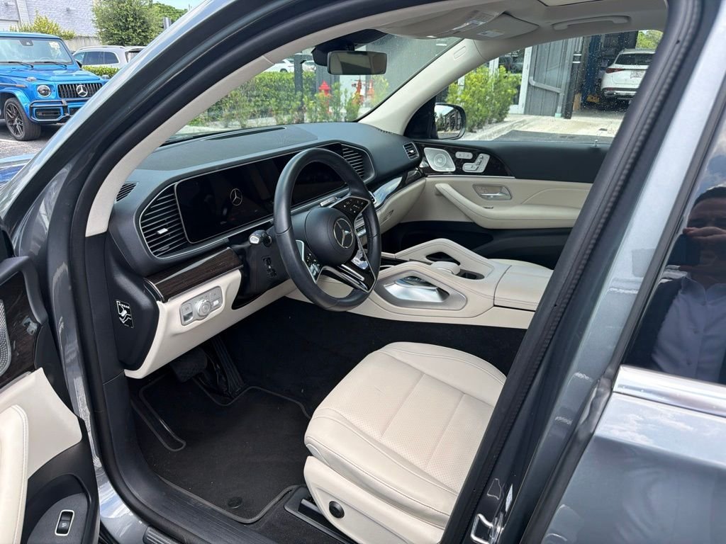 Certified Used 2025 Gray Mercedes-Benz GLE 350 image 3