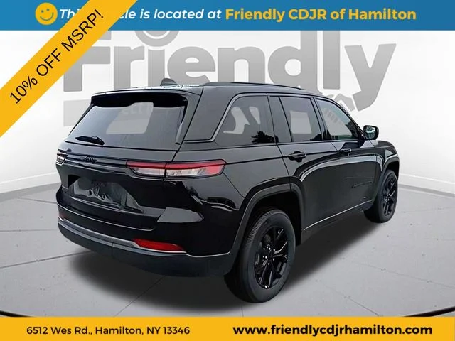 New 2026 Diamond Black Crystal Pearl-Coat Exterior Paint Jeep Altitude image 5