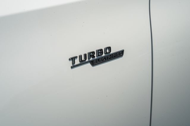 New 2026 Polar White Mercedes-Benz C 43 AMG® image 17