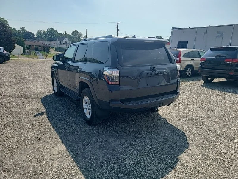Used 2024  Toyota SR5 Premium image 4