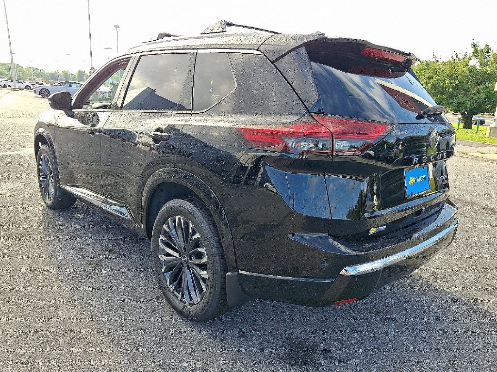 New 2026 Super Black Nissan Platinum image 3