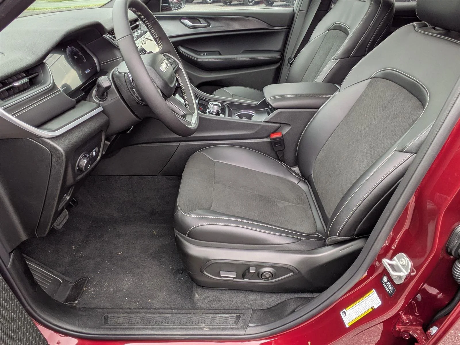 2025 Jeep Grand Cherokee L Altitude - Photo 12