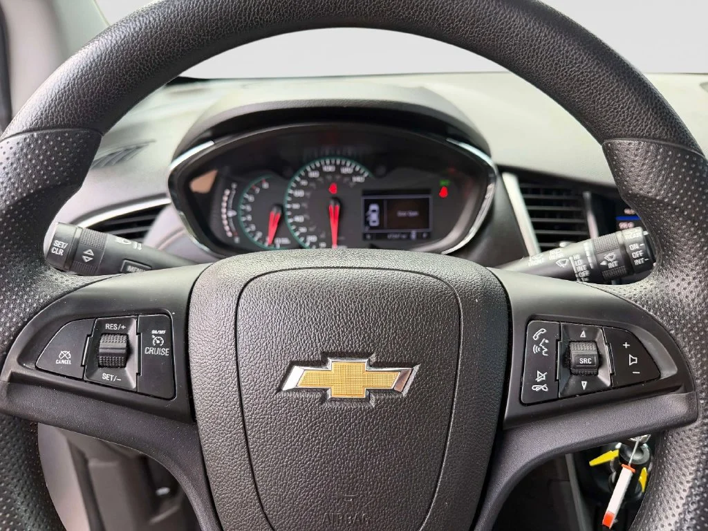 Used 2020 Gray Chevrolet LS image 27