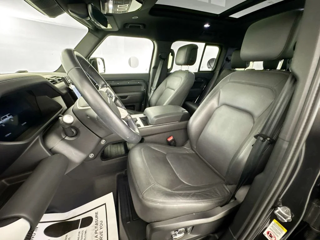Used 2025 Gray Land Rover X-Dynamic SE image 21