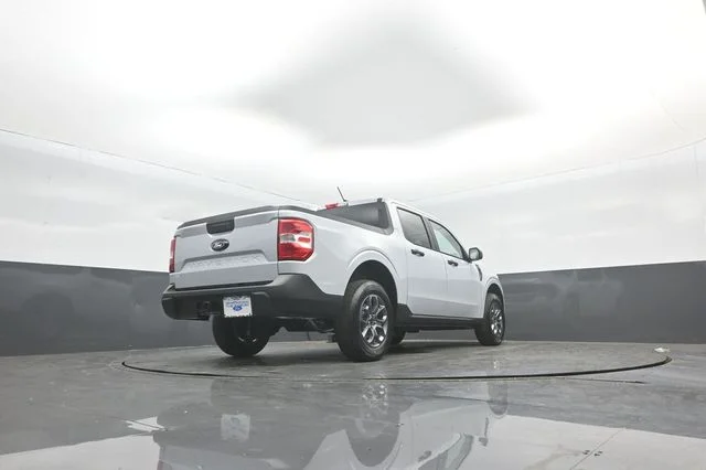 New 2026 Space White Metallic Ford XLT image 29