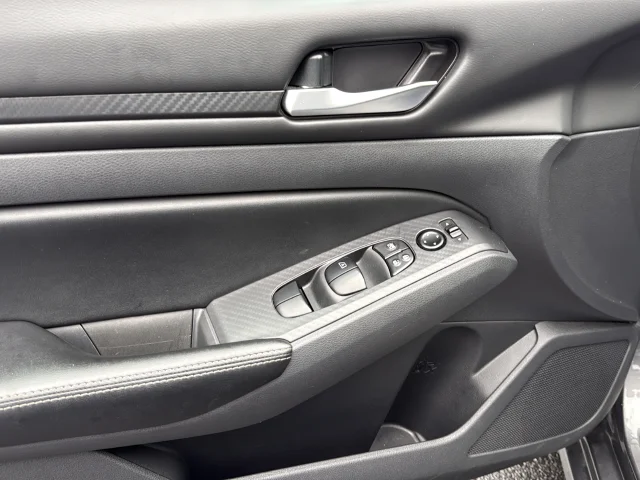 Used 2025 Gray Nissan 2.5 SV image 23