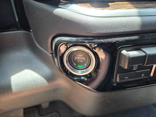 New 2026 Sterling Metallic GMC SLE image 28