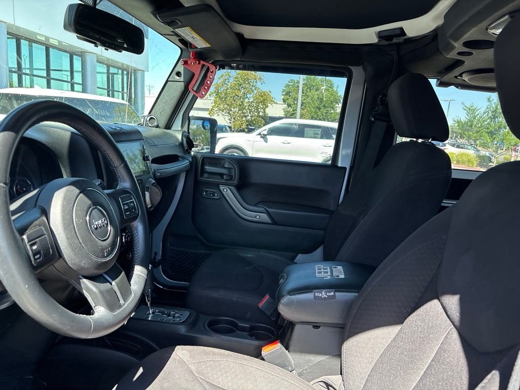 Used 2014 Gray Jeep Sport image 37