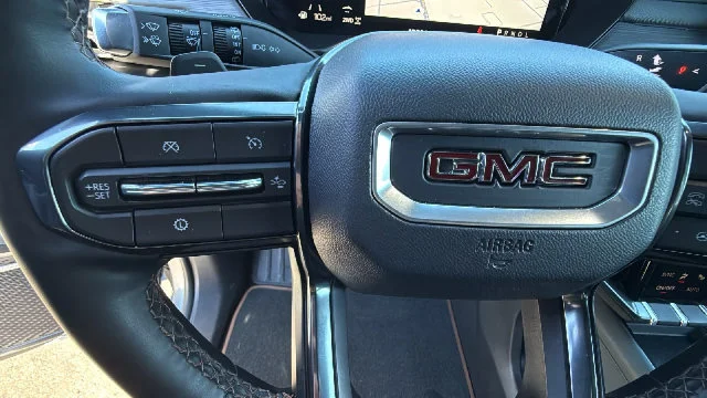 2025 GMC Acadia AT4 - Photo 19