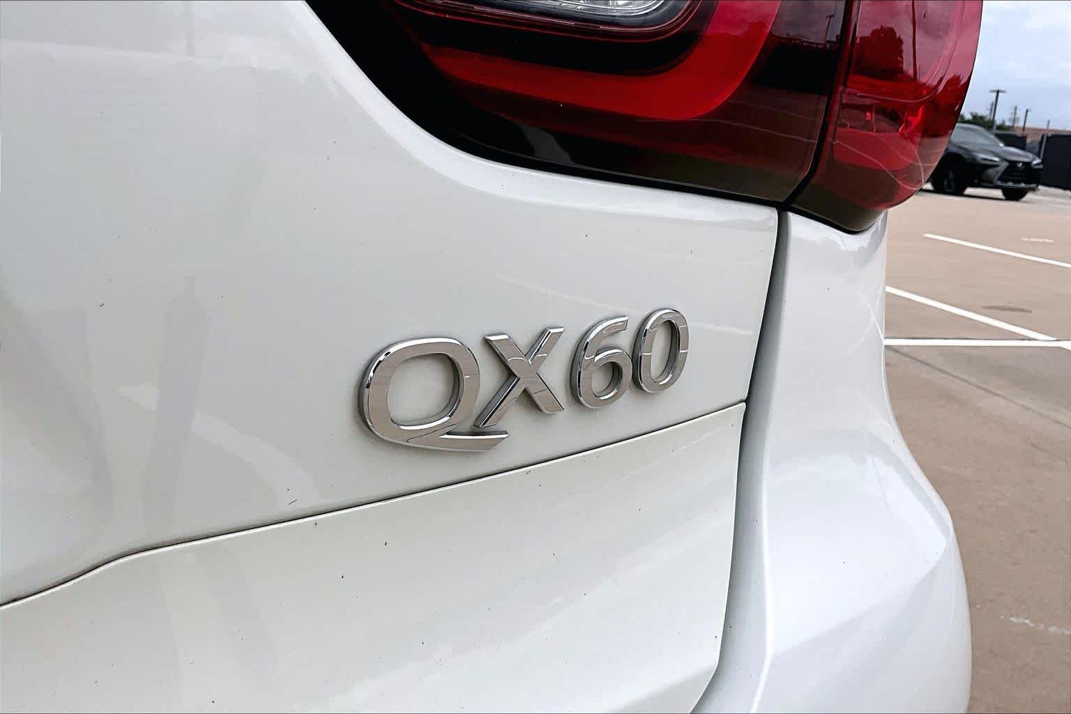 Used 2020 Majestic White INFINITI SIGNATURE EDITION image 10