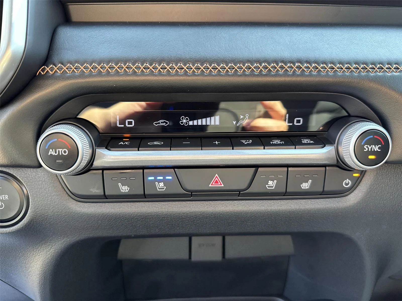 New 2026 Wind Chill Pearl Mazda Premium image 19